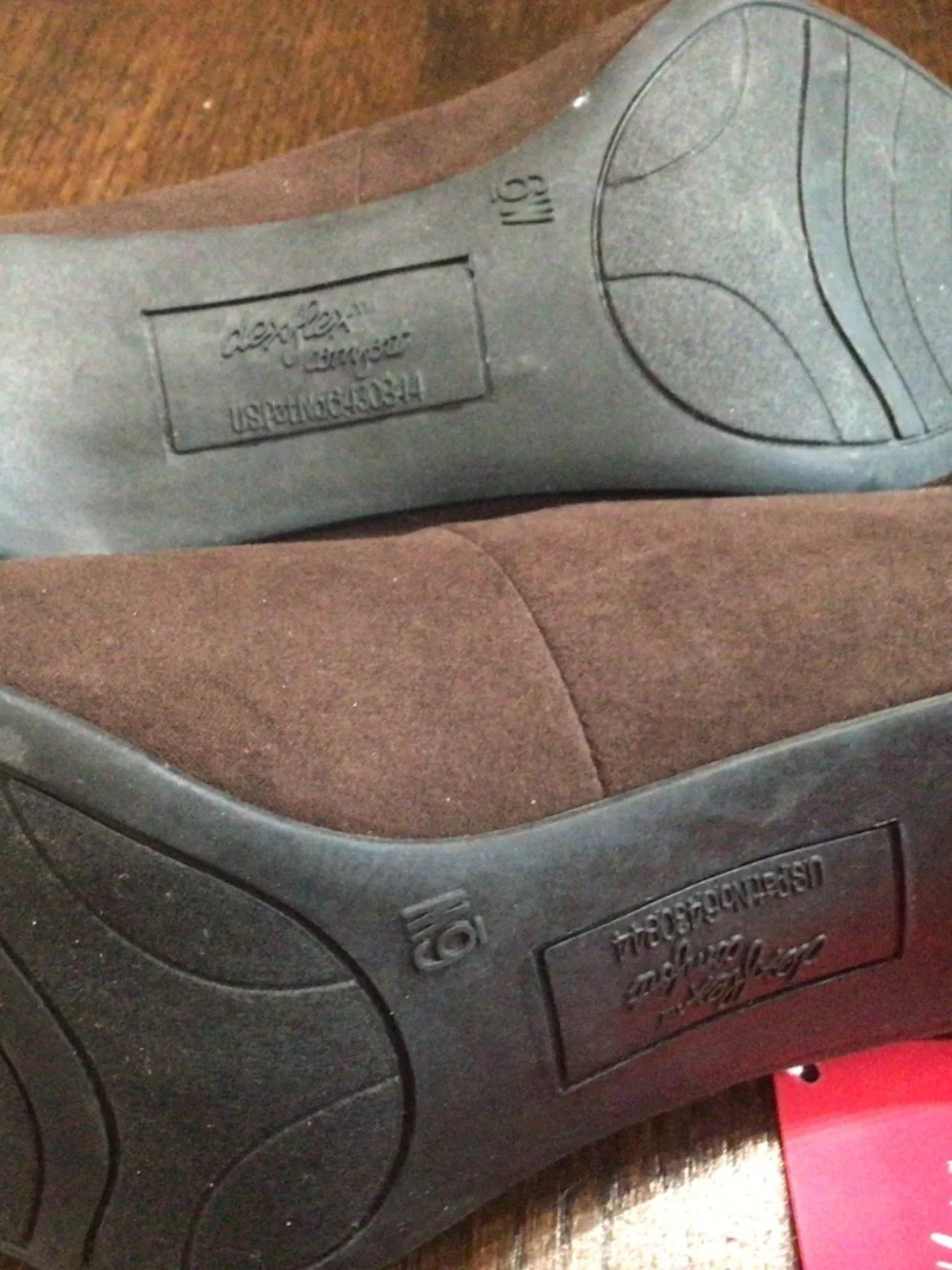 Dexflex Comfort brown fabric upper heels. Size 6 new with tags